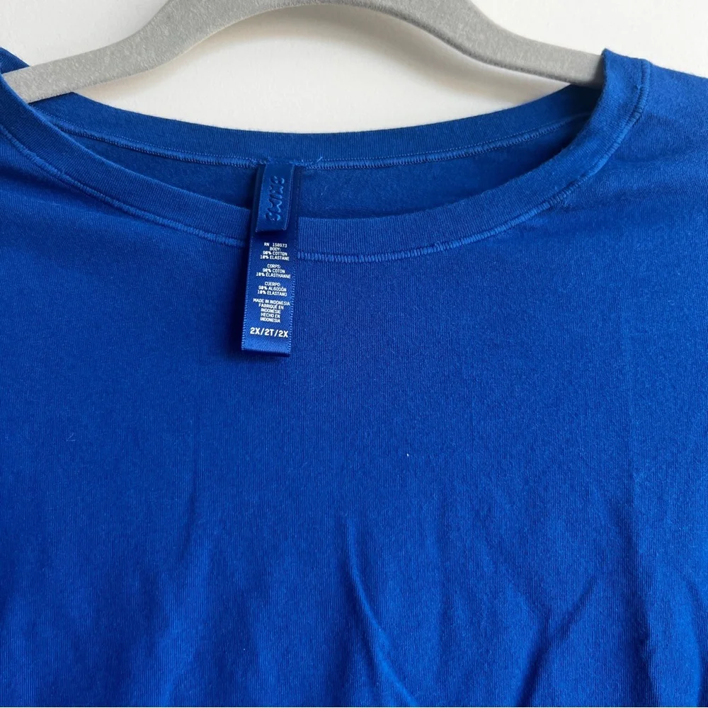 Skims Cotton Jersey Long Sleeve Tee Cobalt - Picture 3 of 4